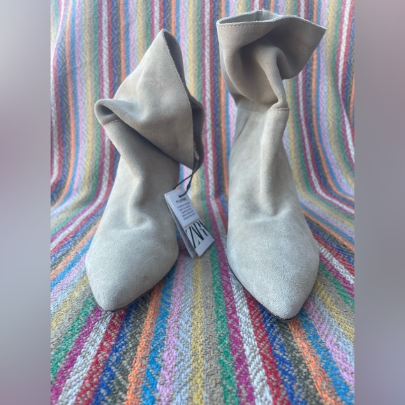 NWT Zara Slouchy Ankle Booties Sz 9 - Picture 6 of 16